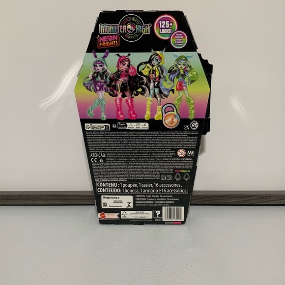 Monster High®: Skulltimate Secrets Neon Frights Toralei™ Doll w/Locker-New - Picture 2 of 9